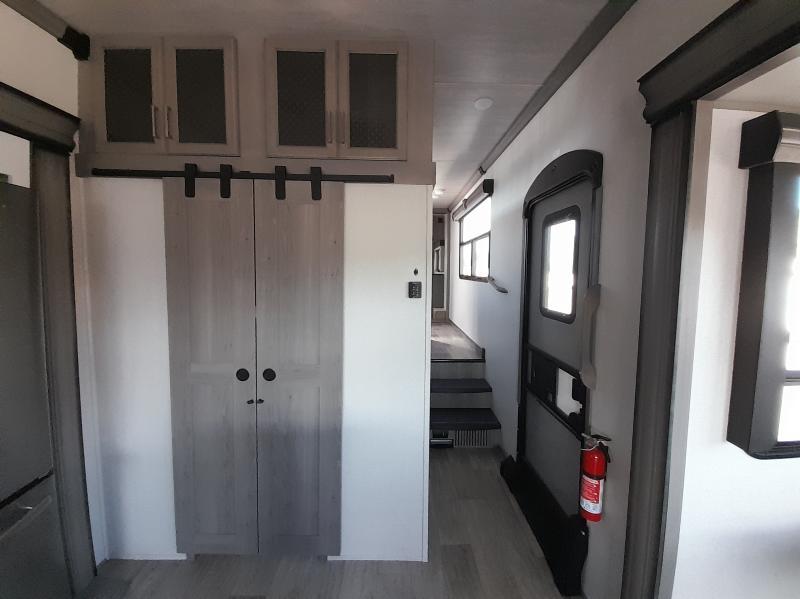 2021 Keystone RV Montana thumbnail 17