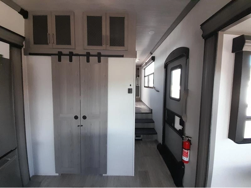Keystone Rv Montana 3855br 2021 alt
