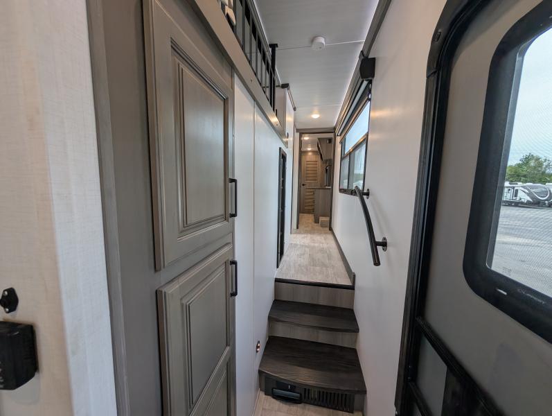 2023 Keystone RV Montana thumbnail 17