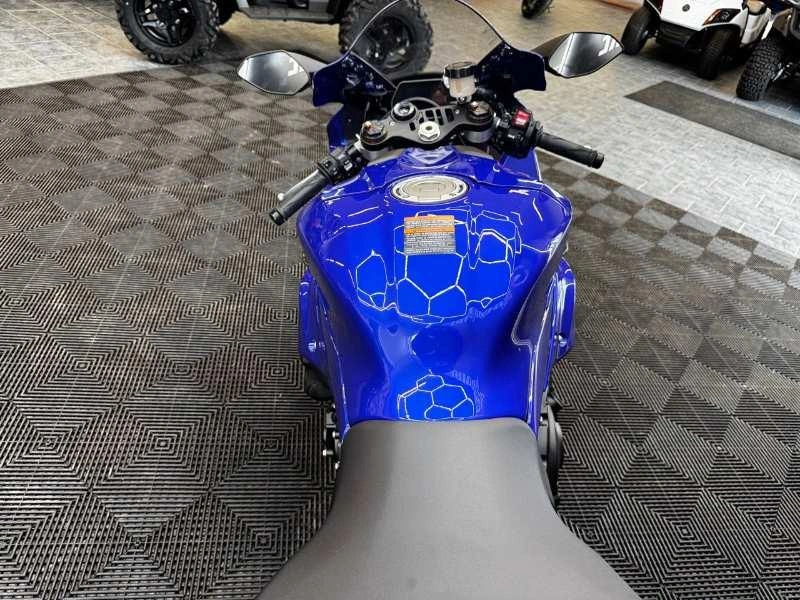 2026 Yamaha Yzf-r1 alt