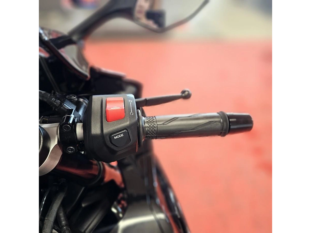 2026 Yamaha Yzf R7 alt