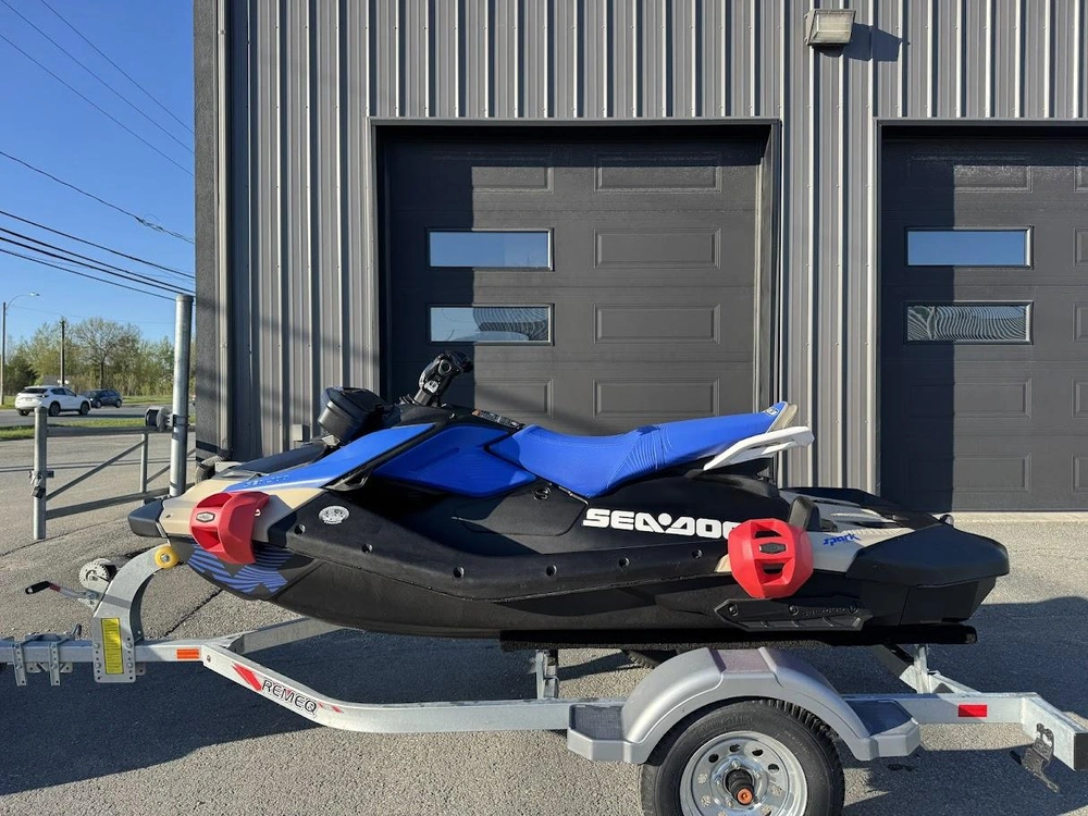 Sea-doo Spark Trixx 3up Audio 2025 alt