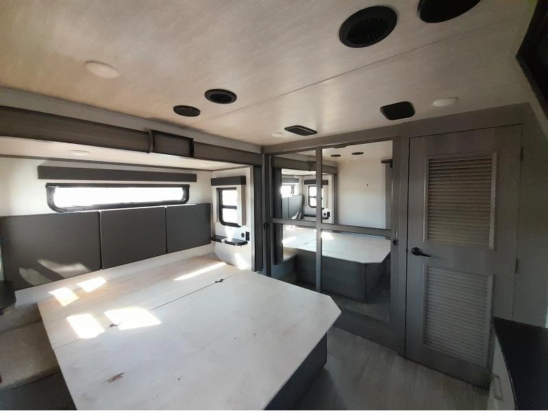 Keystone Rv Montana 3855br 2021 alt