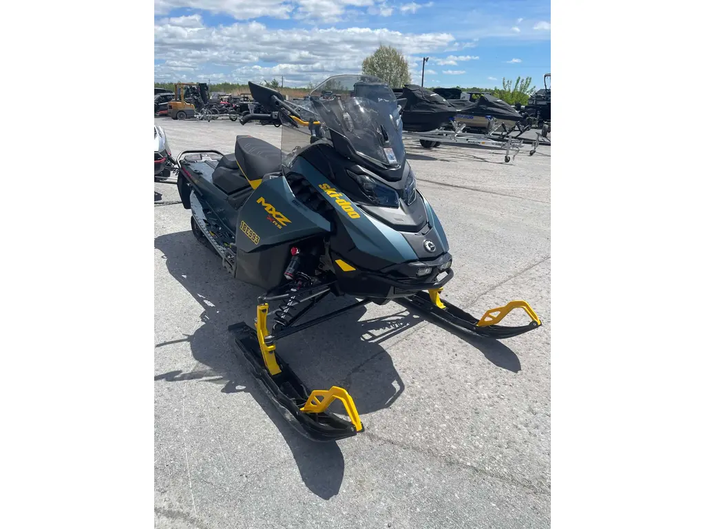 BRP MXZ XRS 850 Etec 137" 2026