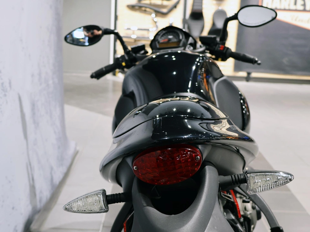 2009 Buell 1125cr alt