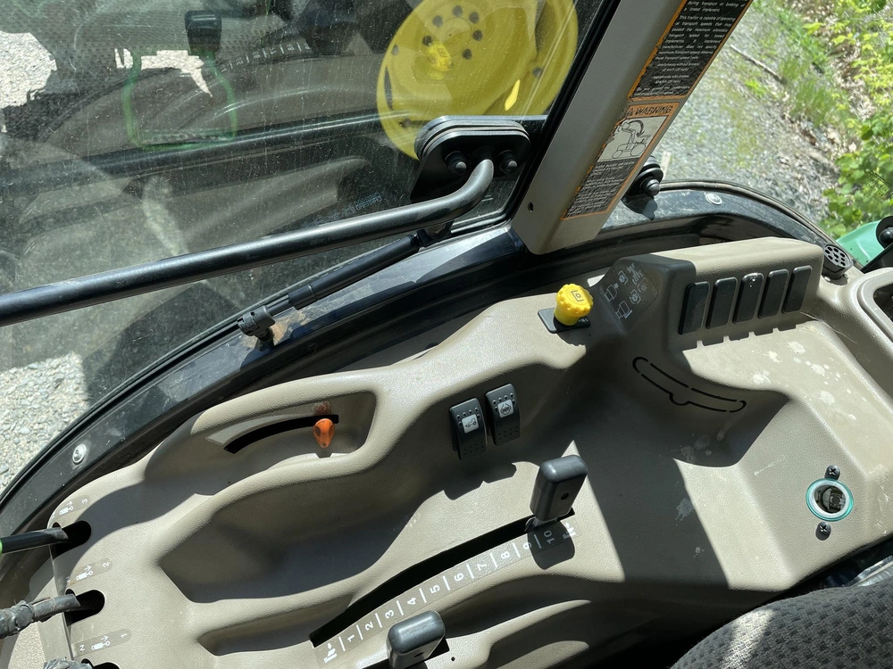 2017 John Deere 5100gn alt
