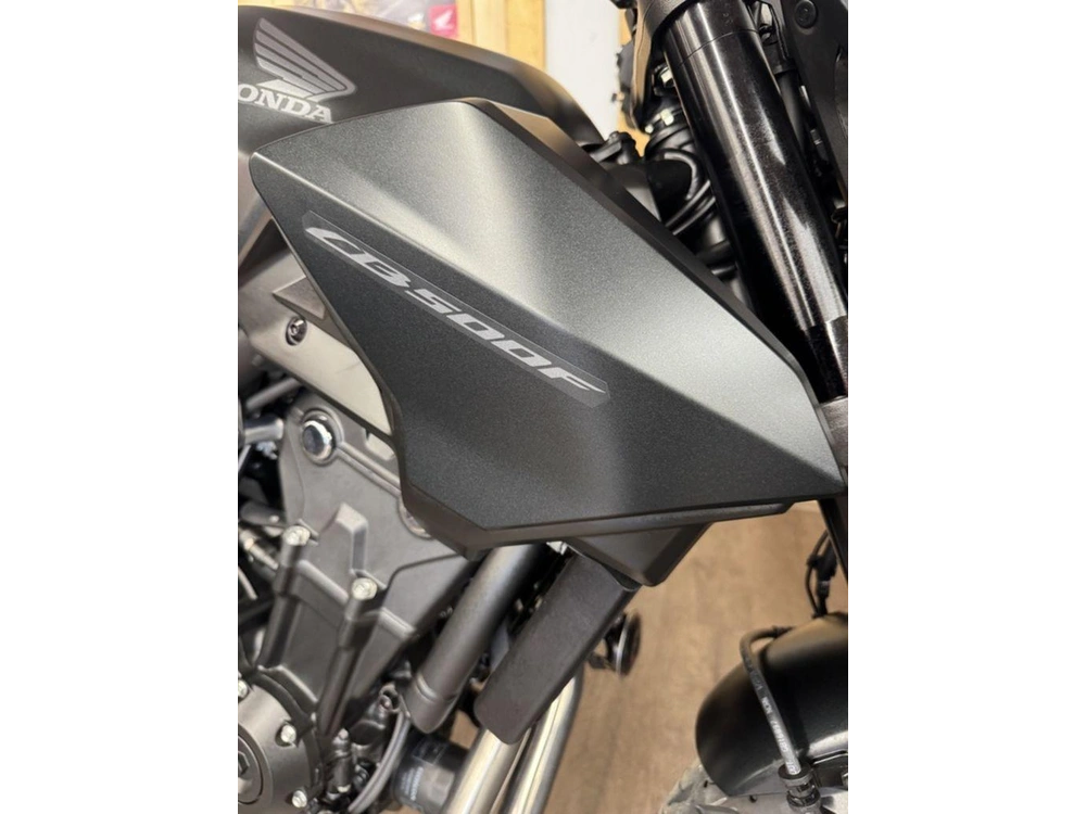 2025 Honda Cb500f alt