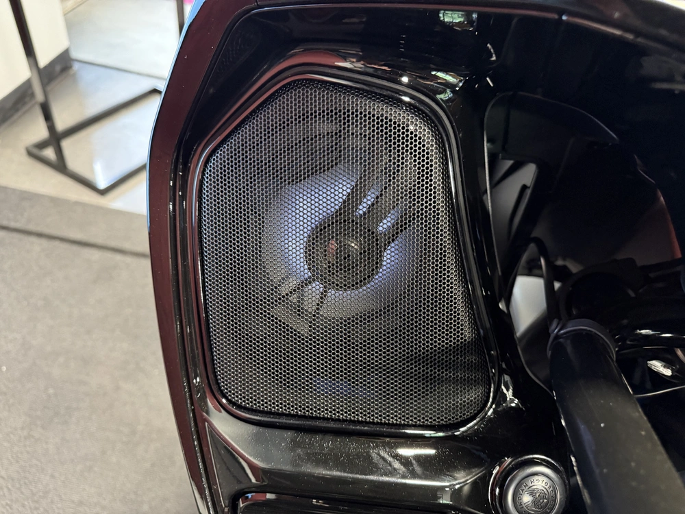 2026 Indian Motorcycle Challenger 112 Dark Horse® With Powerband Audio alt