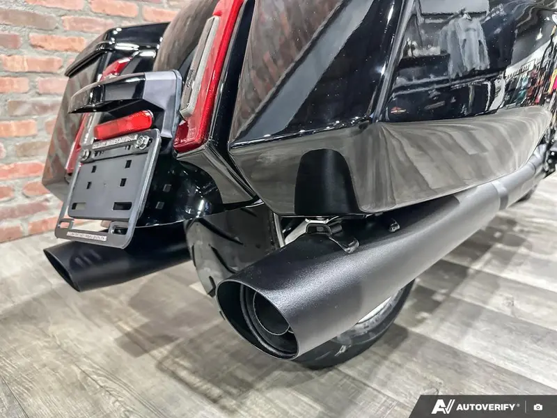 2026 Harley-Davidson ROAD GLIDE thumbnail 10