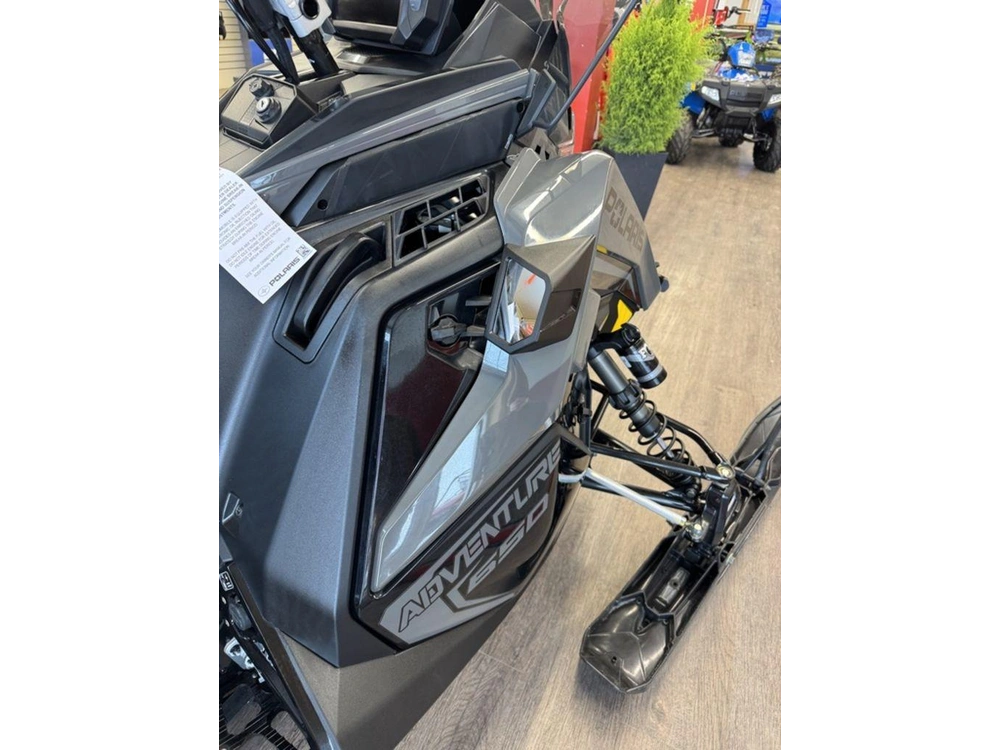 2025 Polaris 650 Indy Adventure 137 Shadow Gray / Gloss Black alt