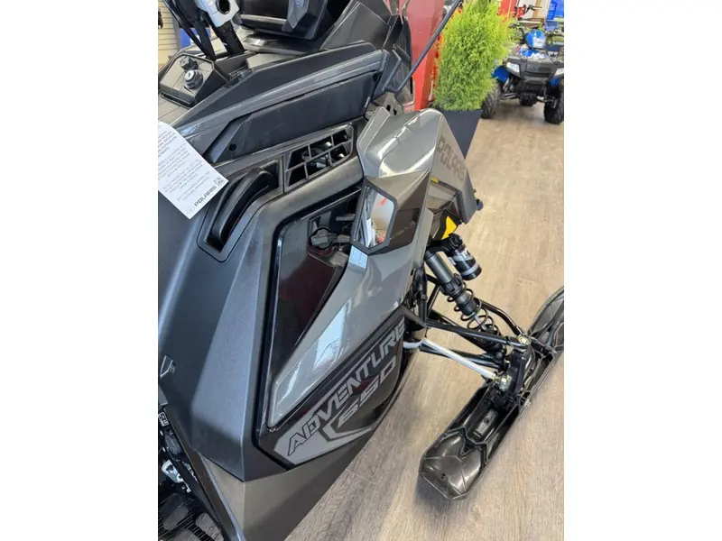 Polaris 650 Indy Adventure 137 Shadow Gray / Gloss Black 2025