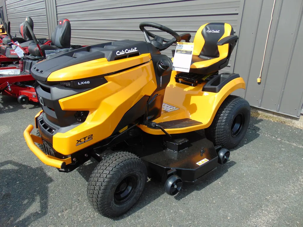 Cub Cadet XT2 LX46 2026