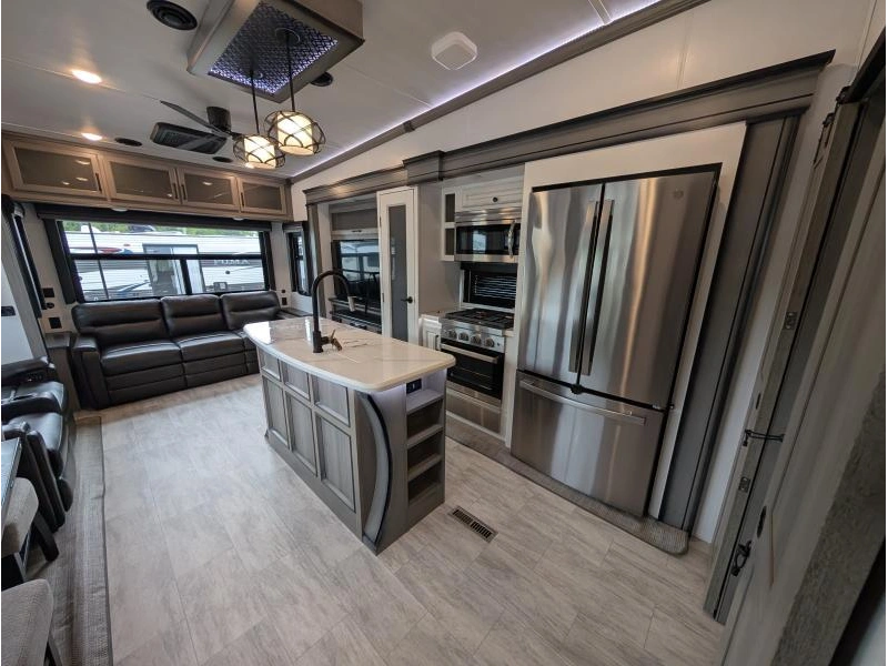 Keystone Rv Montana 3857br 2023 alt