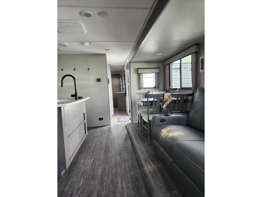 Forest River Aurora 32rlts 2025 alt