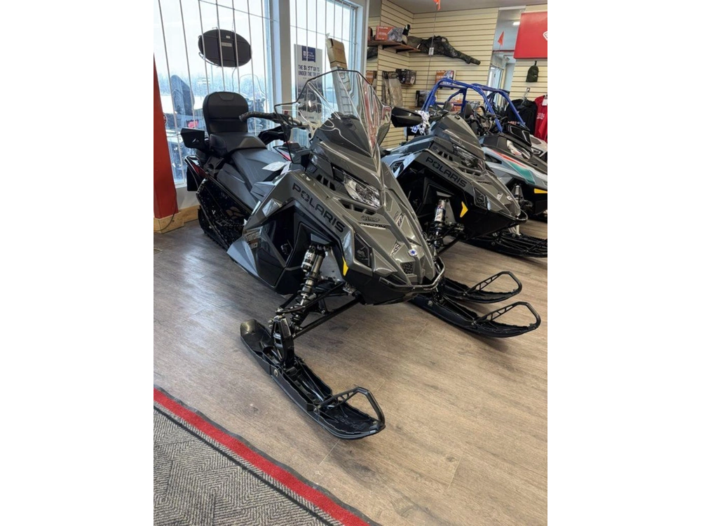 2025 Polaris 650 Indy Adventure 137 Shadow Gray / Gloss Black alt