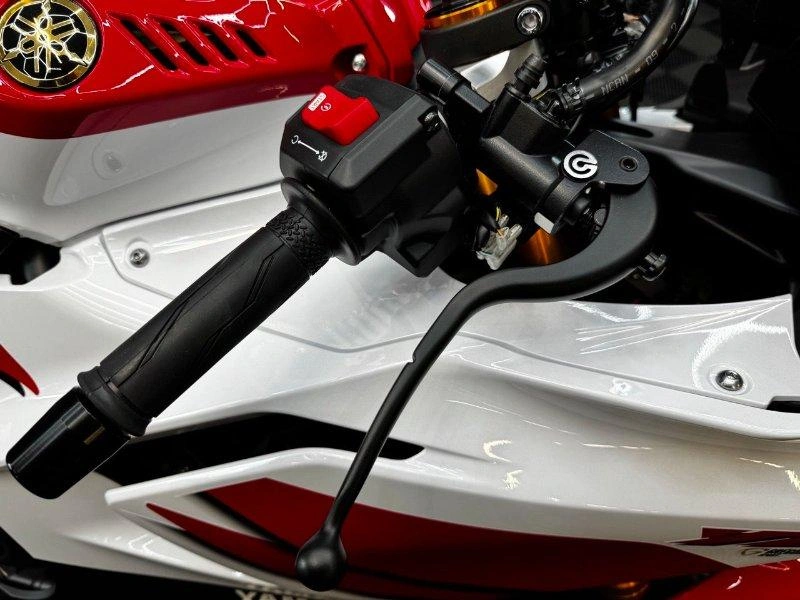 Yamaha Yzf-r7 70e Anniversaire 2026 alt