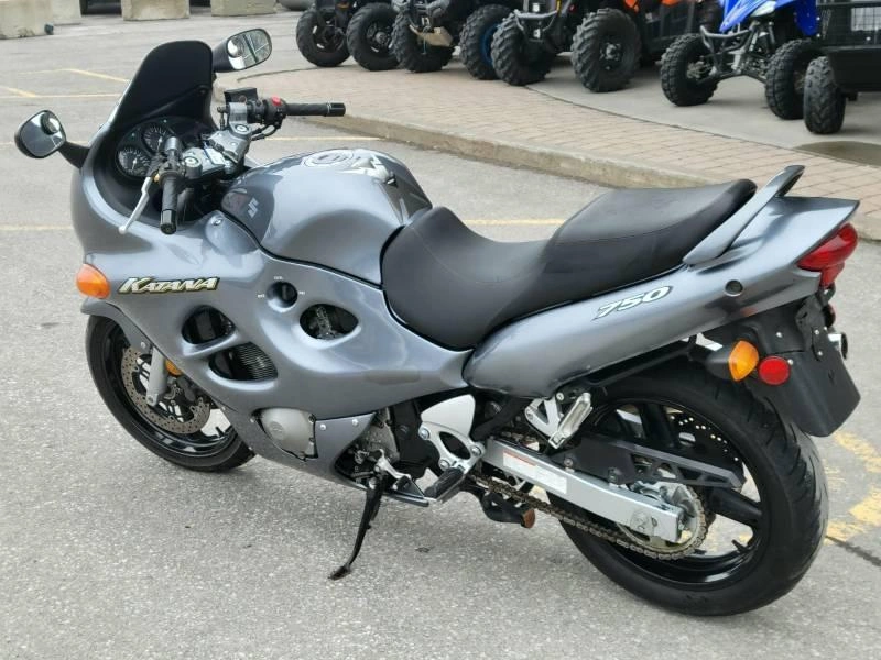 2004 Suzuki Gsx750 alt