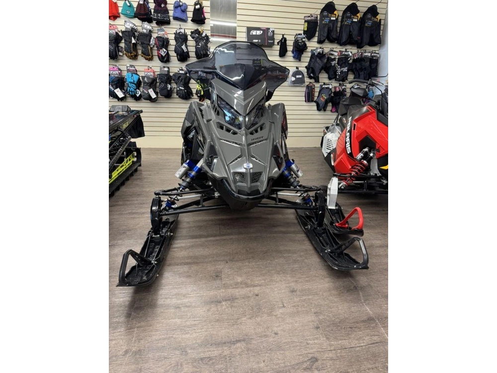 2025 Polaris Boost Indy Vr1 137 Shadow Gray / Gloss Black alt