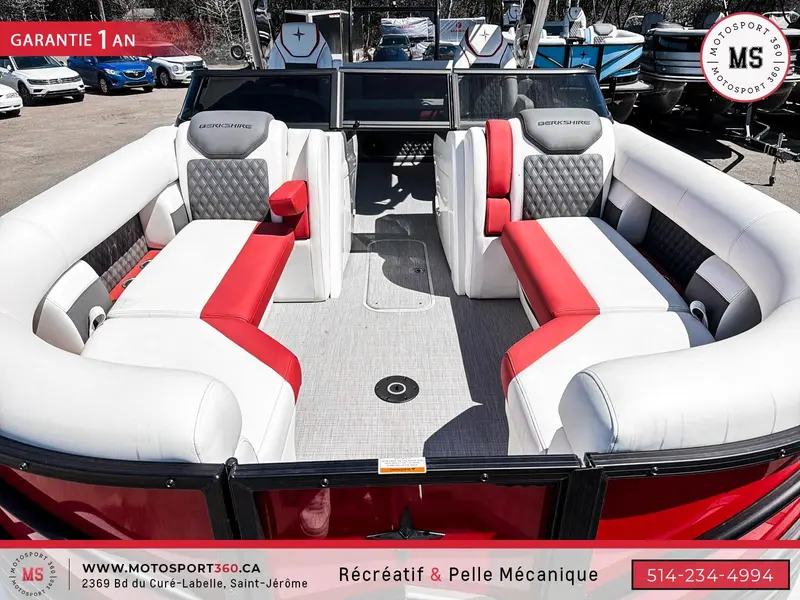 2026 Berkshire 25UL DC STS 300 HP VERADO ! LE PLUS BEAU PONTON AU QUÉBEC ! thumbnail 10