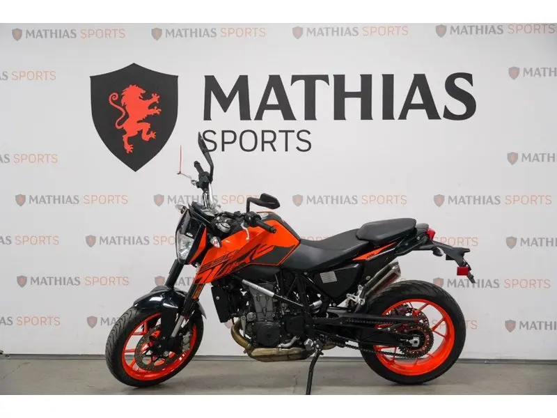 2018 KTM 690 DUKE thumbnail 5