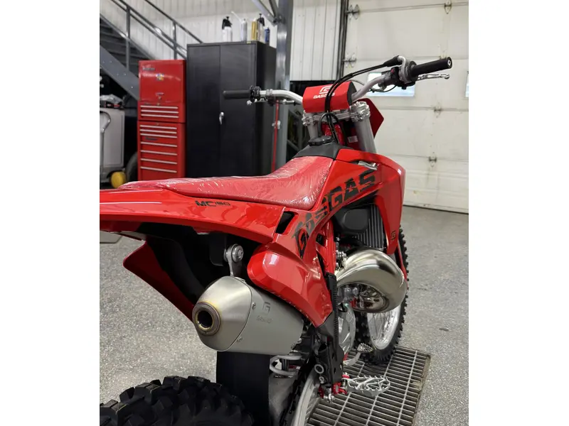 2025 GASGAS MC 150 thumbnail 9