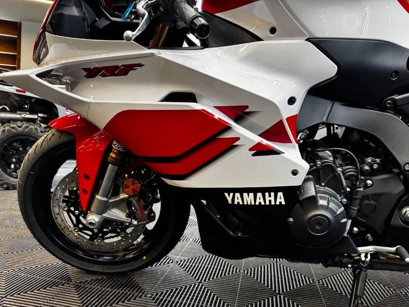 Yamaha Yzf-r9 70e Anniversaire 2026 alt