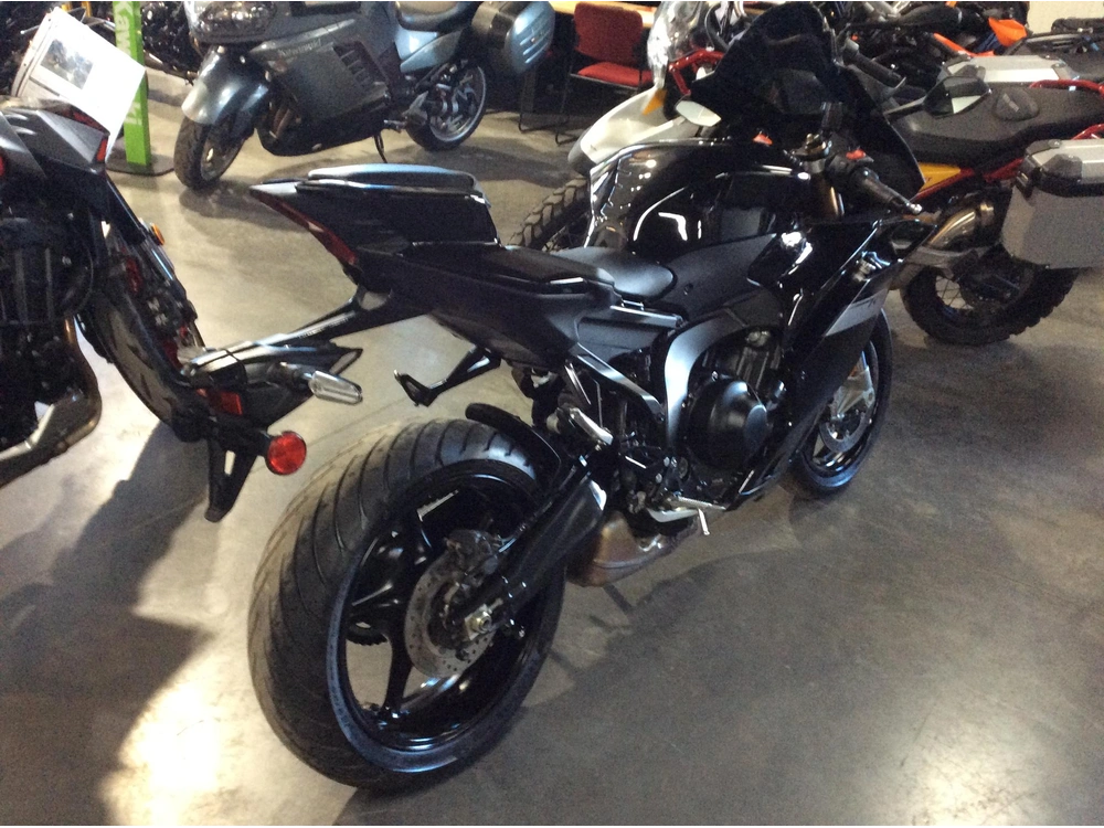 Yamaha R9 Abs Yzfr9asb 2025 alt