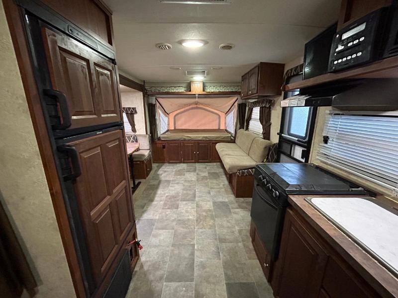 2014 Forest River Flagstaff Shamrock 233ss alt