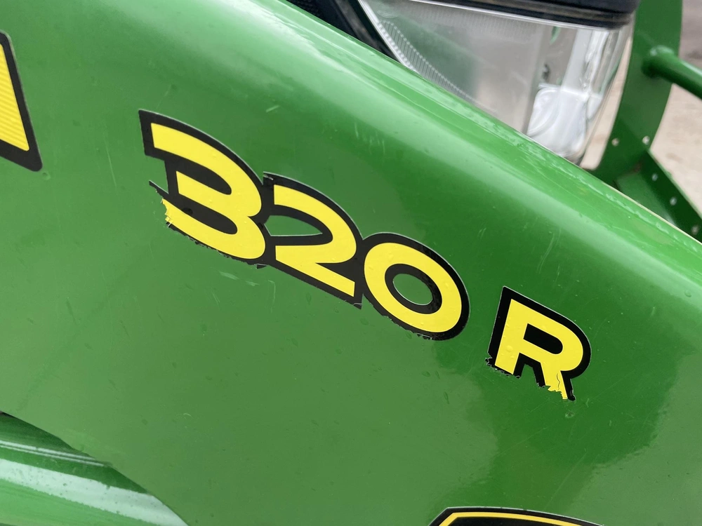 2022 John Deere 3039r alt