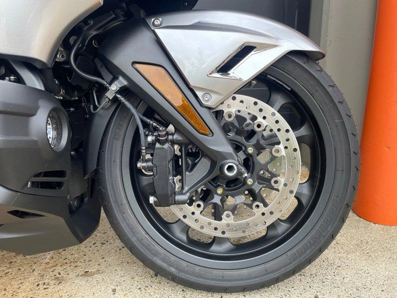 2025 Honda Gold Wing alt