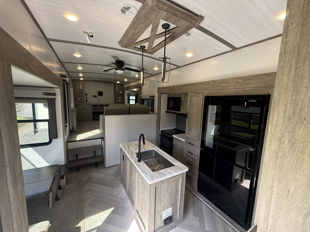Wildwood 372rd 2022 alt