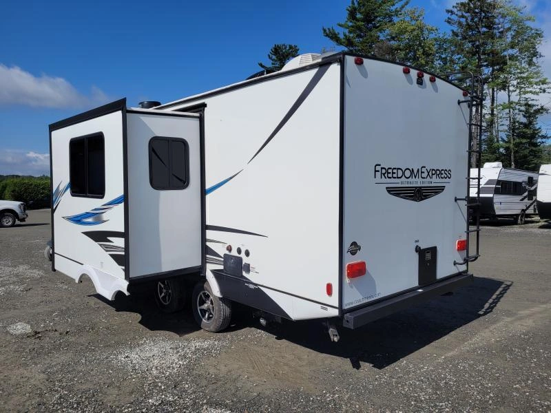 Coachmen Freedom Express 238bhs 2021 alt