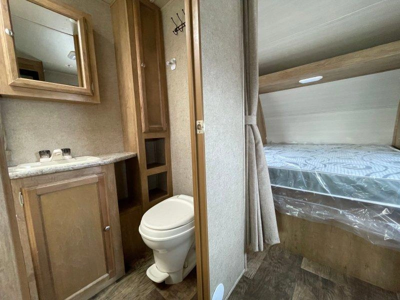 2018 Gulfstream Matrix 22uld alt