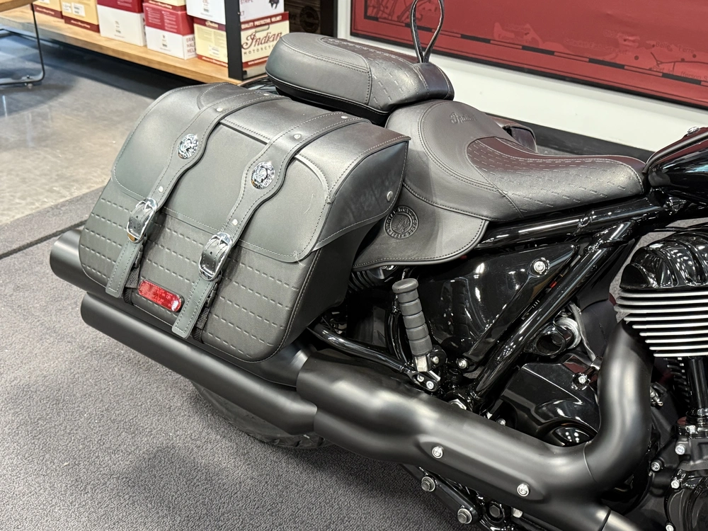 2025 Indian Motorcycle Super Chief Dark Horse, Black Metallic, 49s alt