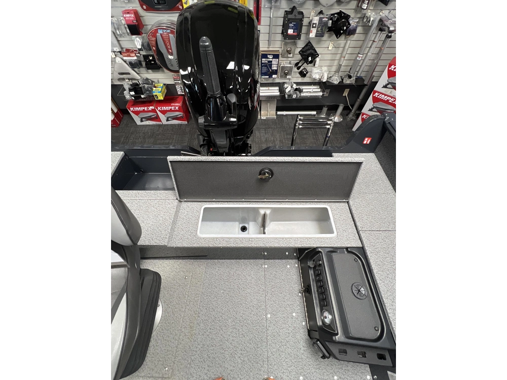 2026 Lund Boat Co 1800 Explorer Tiller alt
