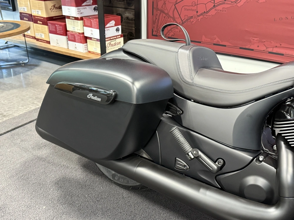 2026 Indian Motorcycle Springfield Dark Horse alt