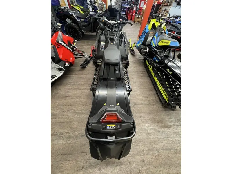 Polaris Boost Indy VR1 137 Shadow Gray / Gloss Black 2025