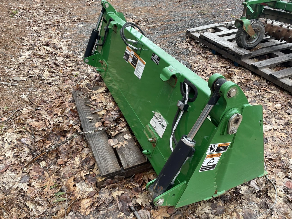 2022 John Deere 3039r alt