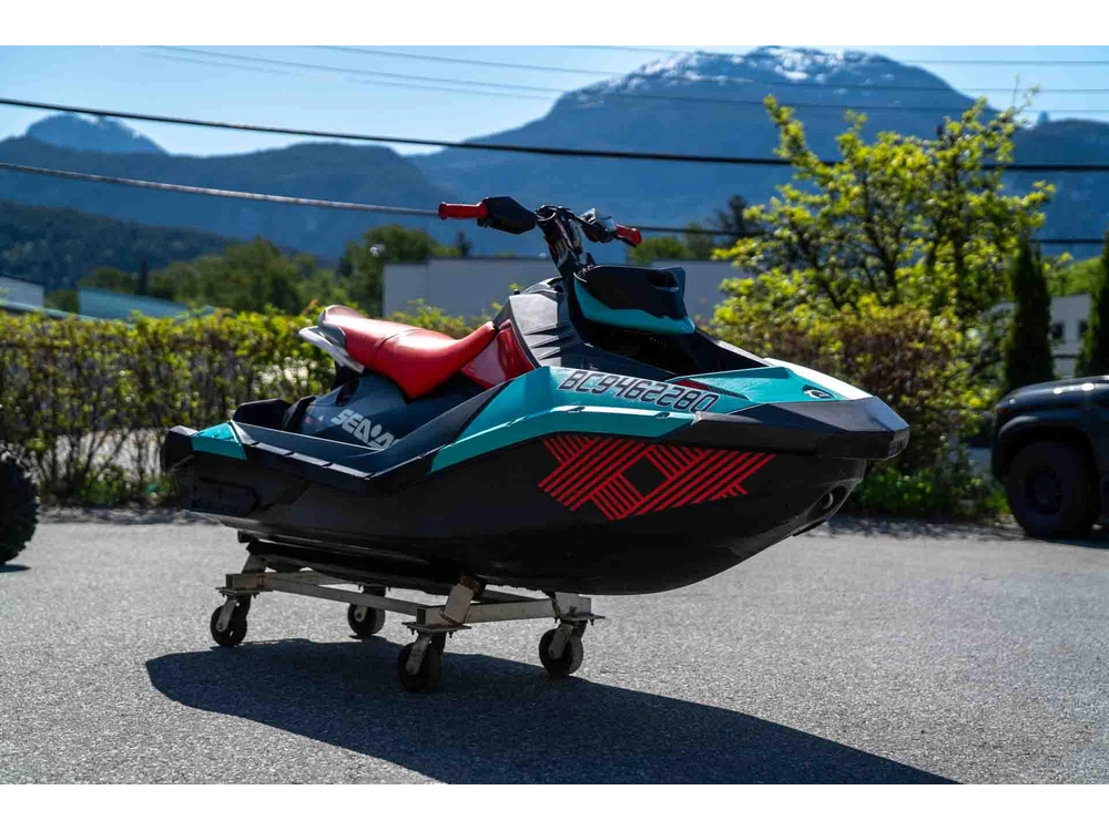 2018 Sea-doo Spark Trixx 3up Ibr Teal/red alt