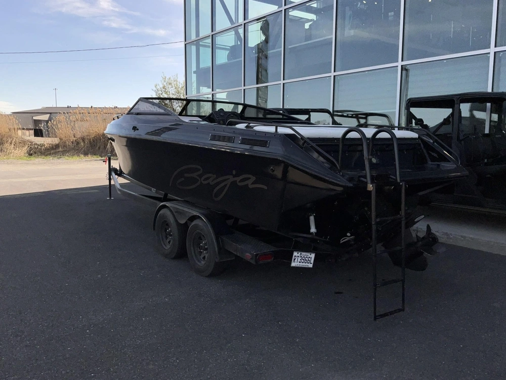 1990 Baja Boats Outlaw 27 alt