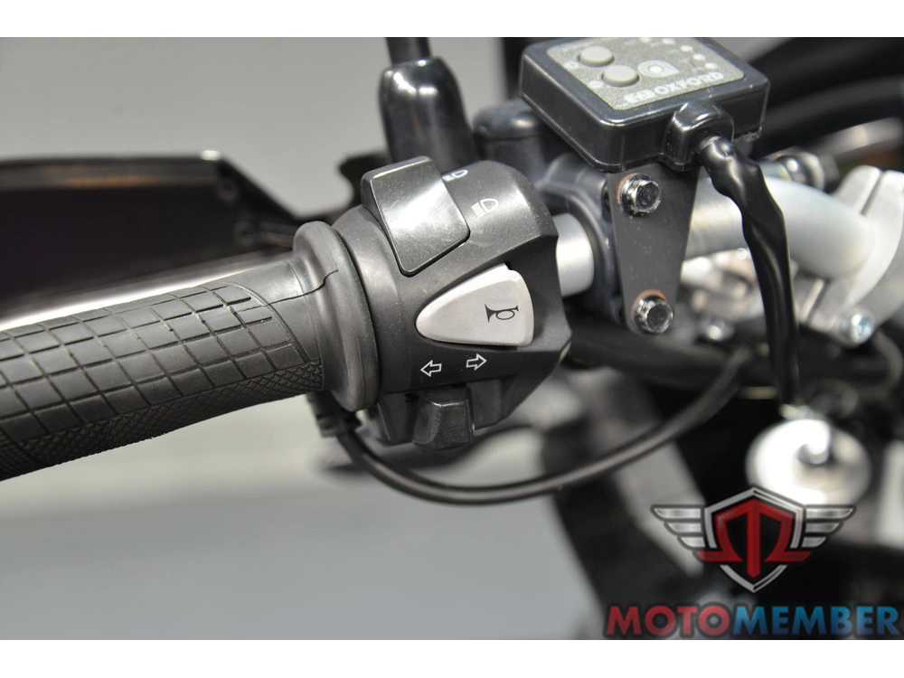 2016 Honda Vfr1200x alt