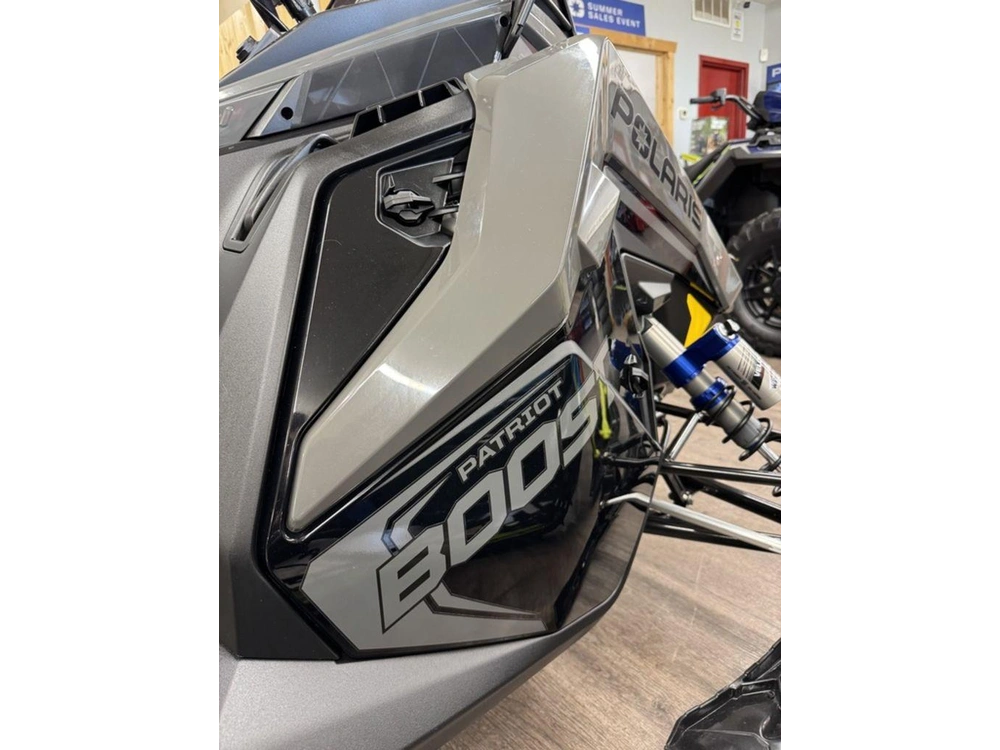 2025 Polaris Boost Indy Vr1 137 Shadow Gray / Gloss Black alt