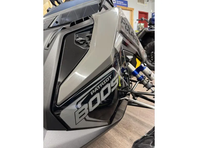 Polaris Boost Indy VR1 137 Shadow Gray / Gloss Black 2025
