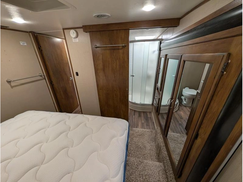 Coachmen Chaparral 29rls 2016 alt