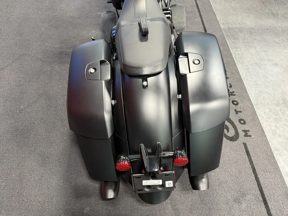 2026 Indian Motorcycle Springfield Dark Horse alt