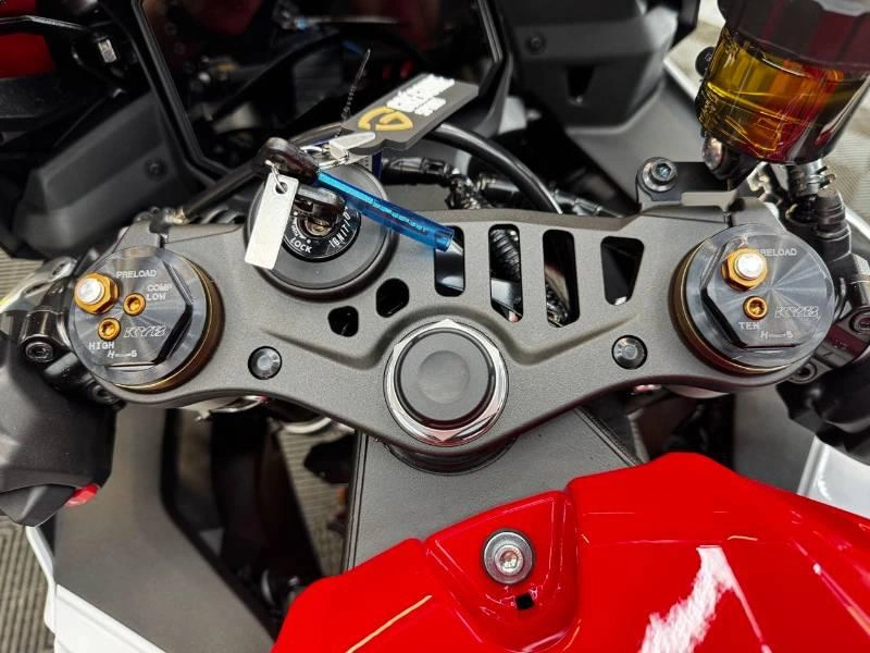 2026 Yamaha Yzf-r9 70e Anniversaire alt