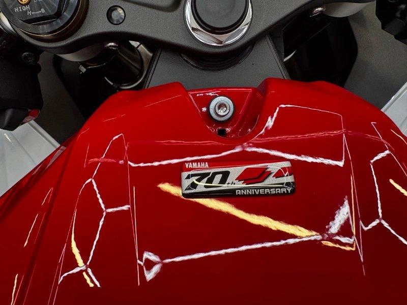 Yamaha Yzf-r9 70e Anniversaire 2026 alt