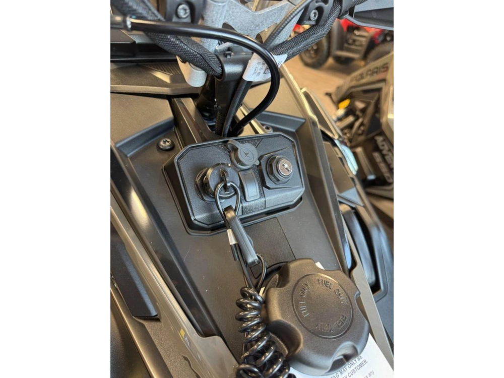 2025 Polaris 850 Indy Xcr 136 Shadow Gray / Gloss Black alt