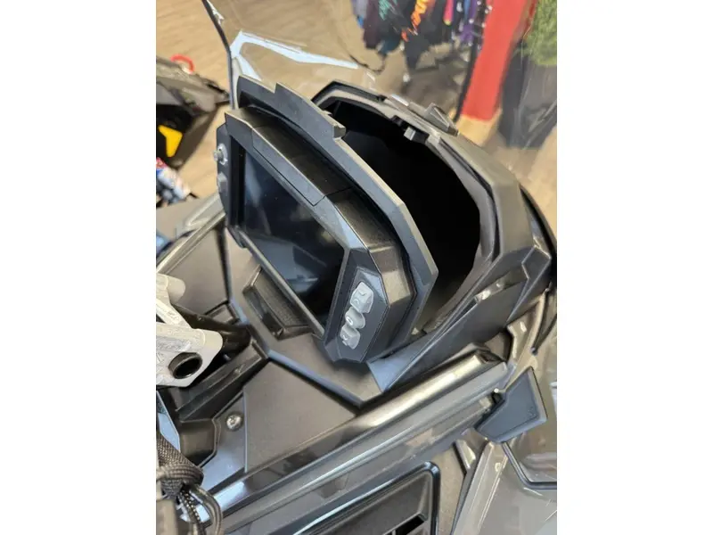 Polaris 650 Indy Adventure 137 Shadow Gray / Gloss Black 2025