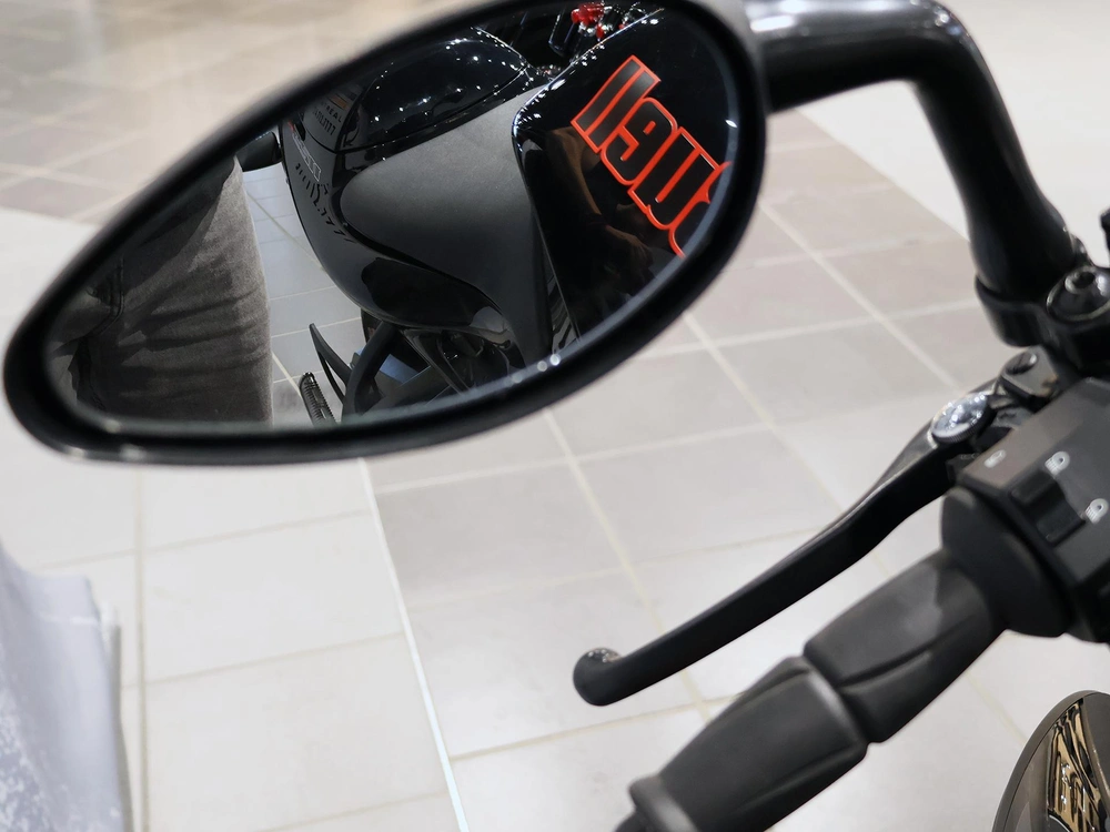2009 Buell 1125cr alt